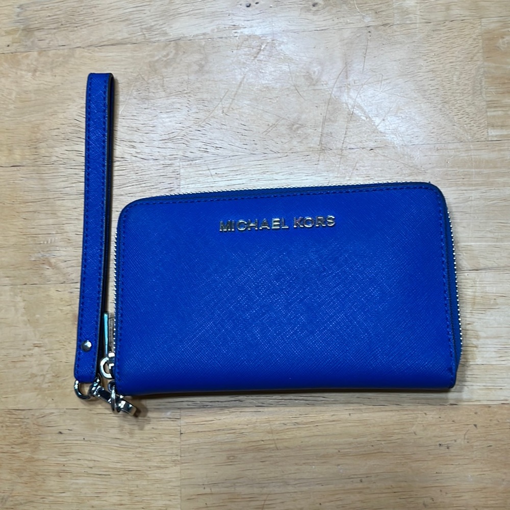 Beautiful sapphire blue Michael Kors Wrislet